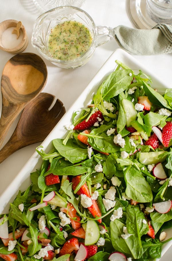 strawberry-spinach-salad-seed-salad-dressing