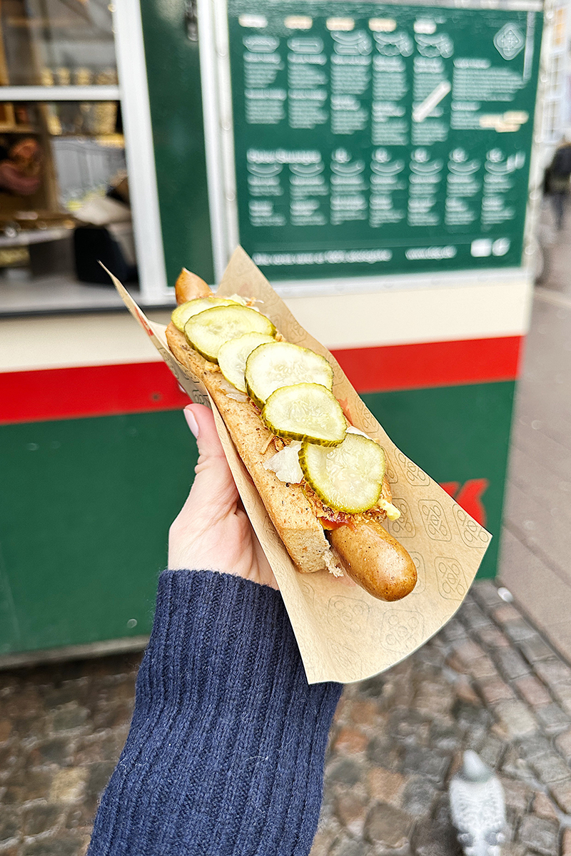 things to do in copenhagen DØP hot dogs